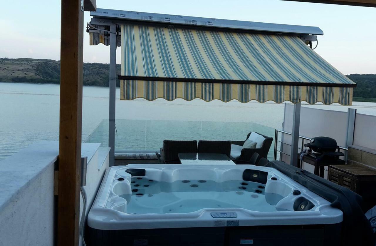 Luxury Apartment By The Sea With Private Whirlpool And Terrace 50M2 Posedarje Luaran gambar